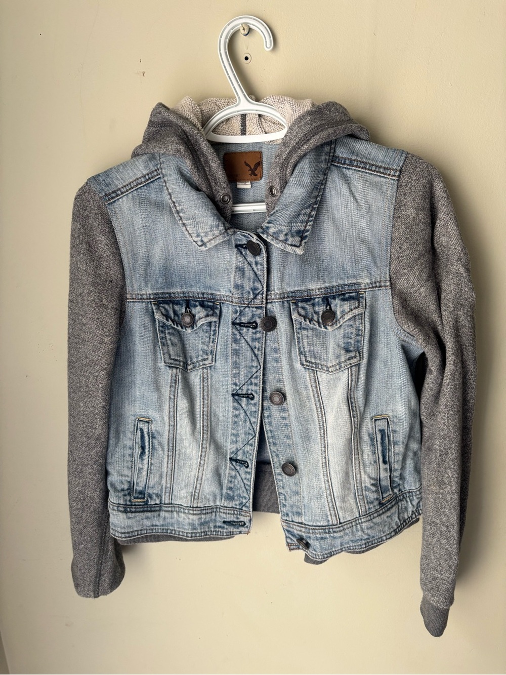 American Eagle Outfitters Light Wash Denim Jacket with Gray Knit Sleeves - Picture 3 of 3